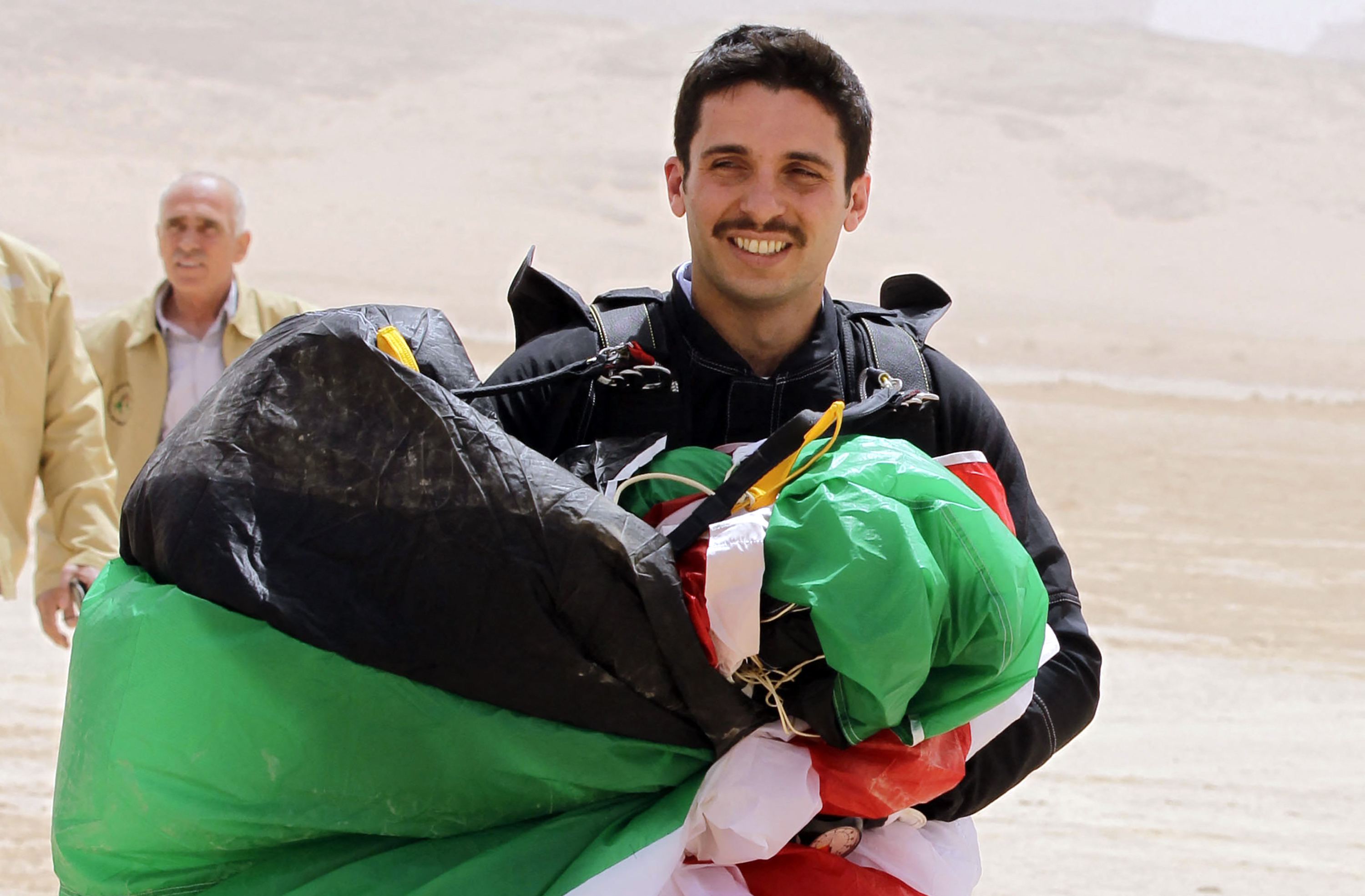 Lo que se sabe de Hamza bin Husein, el expríncipe heredero acusado de sedición en Jordania