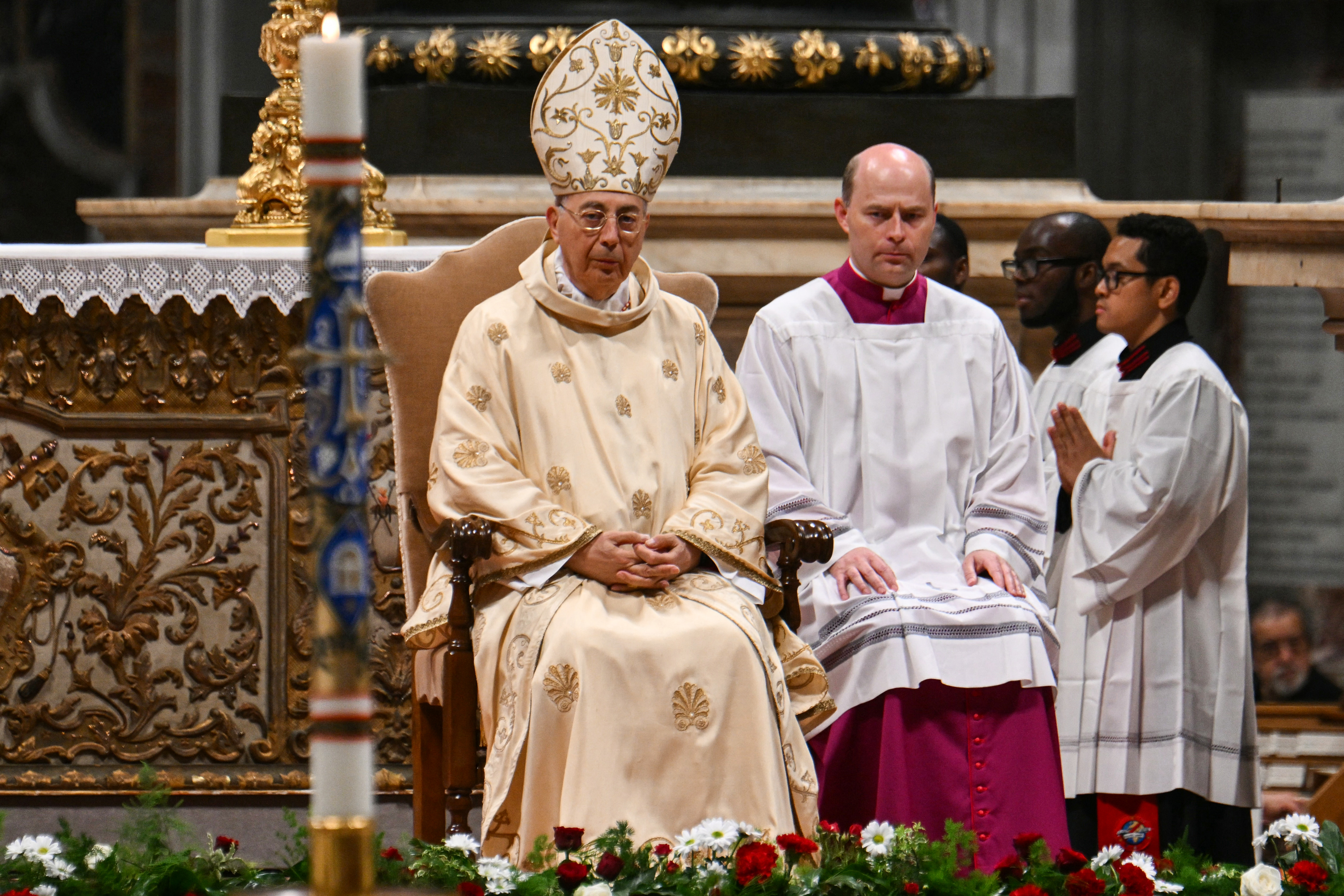 ¿Quién es el cardenal Mamberti, encargado de proclamar al nuevo papa?