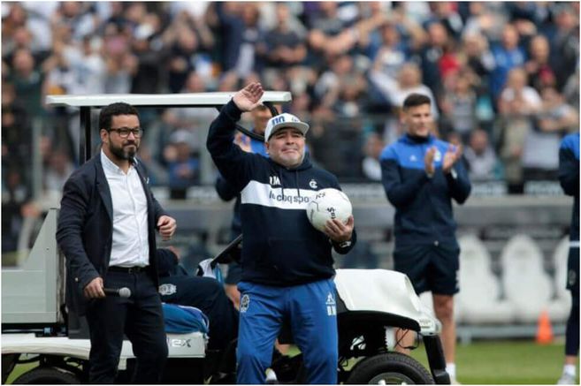 Viaje al país populista de Maradona