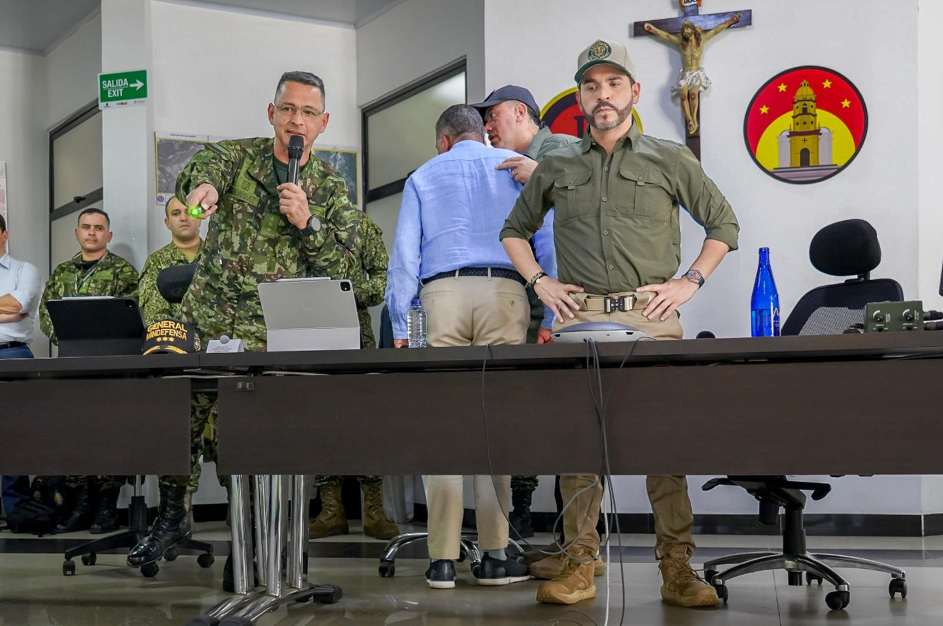 Abelardo de la Espriella se manifiesta tras atentados y traza ruta en consejos de seguridad
