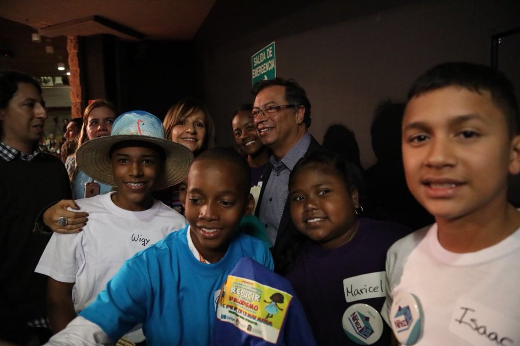 Petro fue el único que asistió al debate de los niños