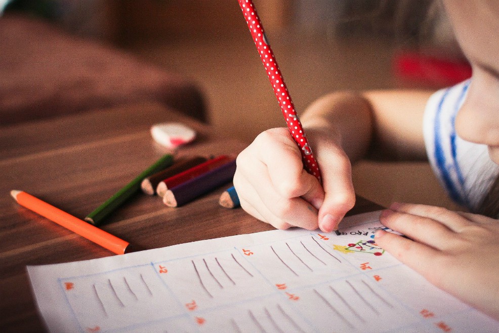 Invertir en que niñas acaben la educación secundaria aumenta el PIB un 10 %