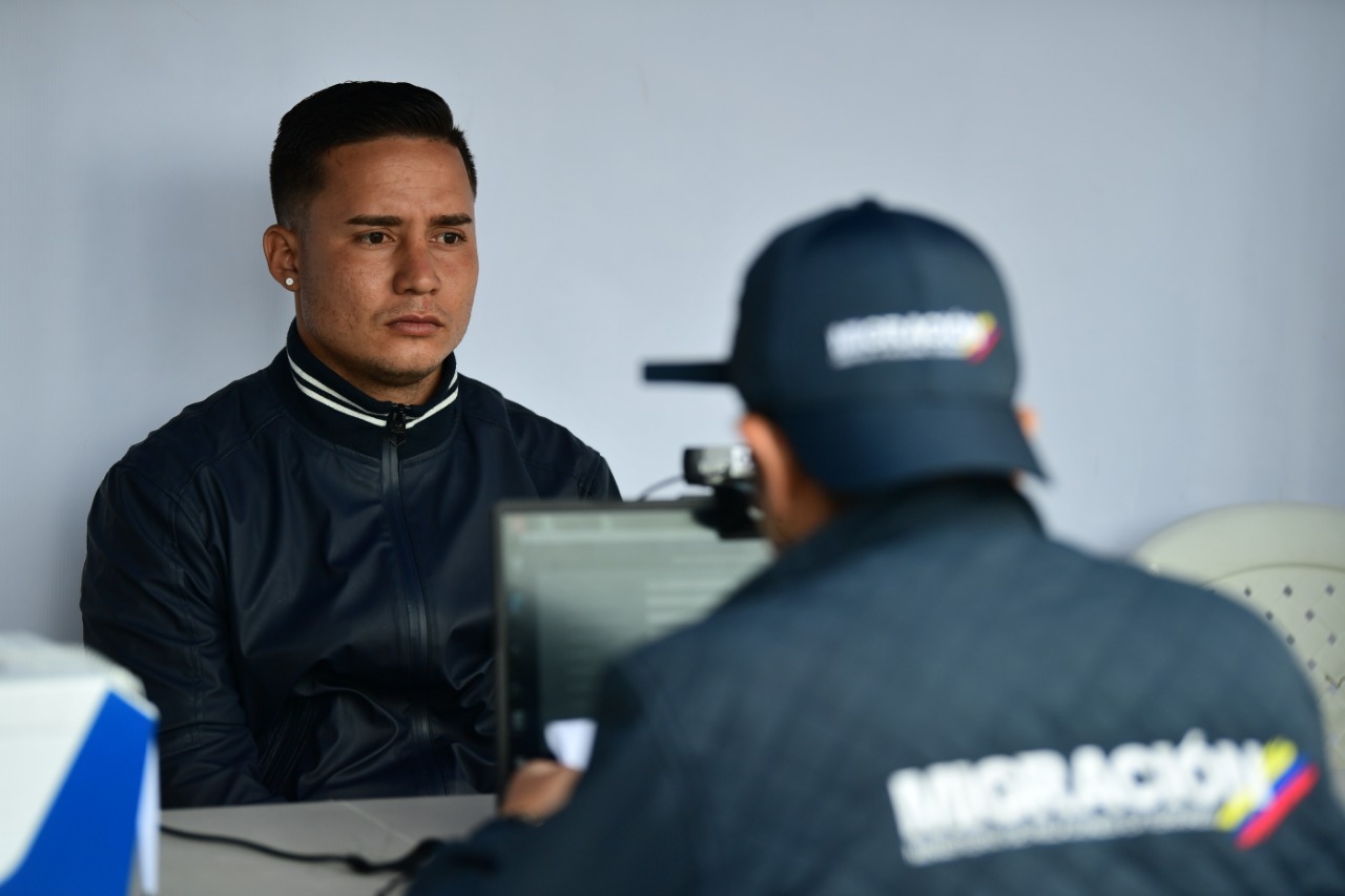 Como dijo el director de Migración Colombia, Juan Francisco Espinosa, en la tarima del Movistar Arena, esto “no se ha logrado en ningún país del mundo”.