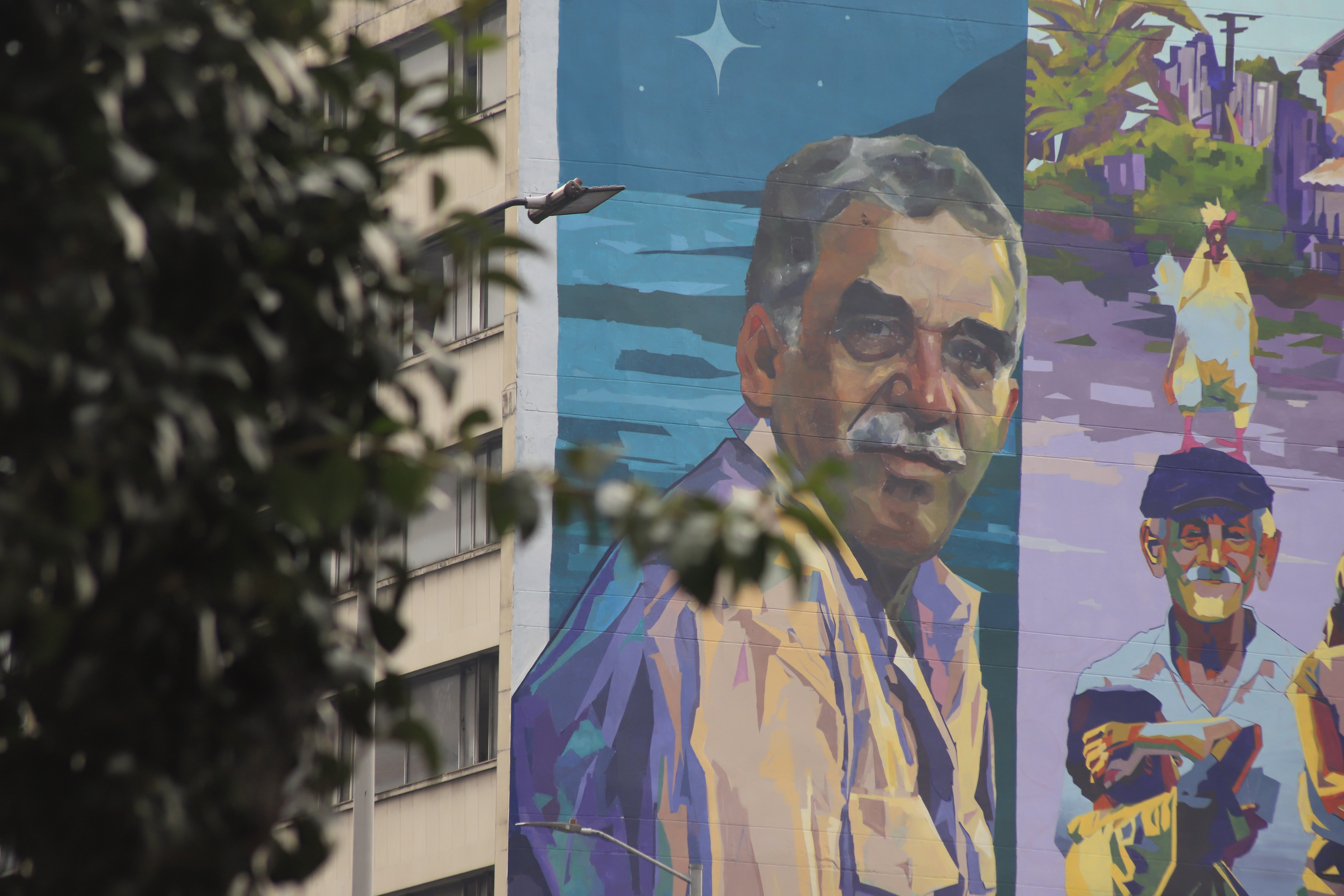 El mural está ubicado al costado norte del edificio de la Carrera 10 #12 - 53 en San Victorino. Fue realizado por el colectivo 'Fuego en el 23'.