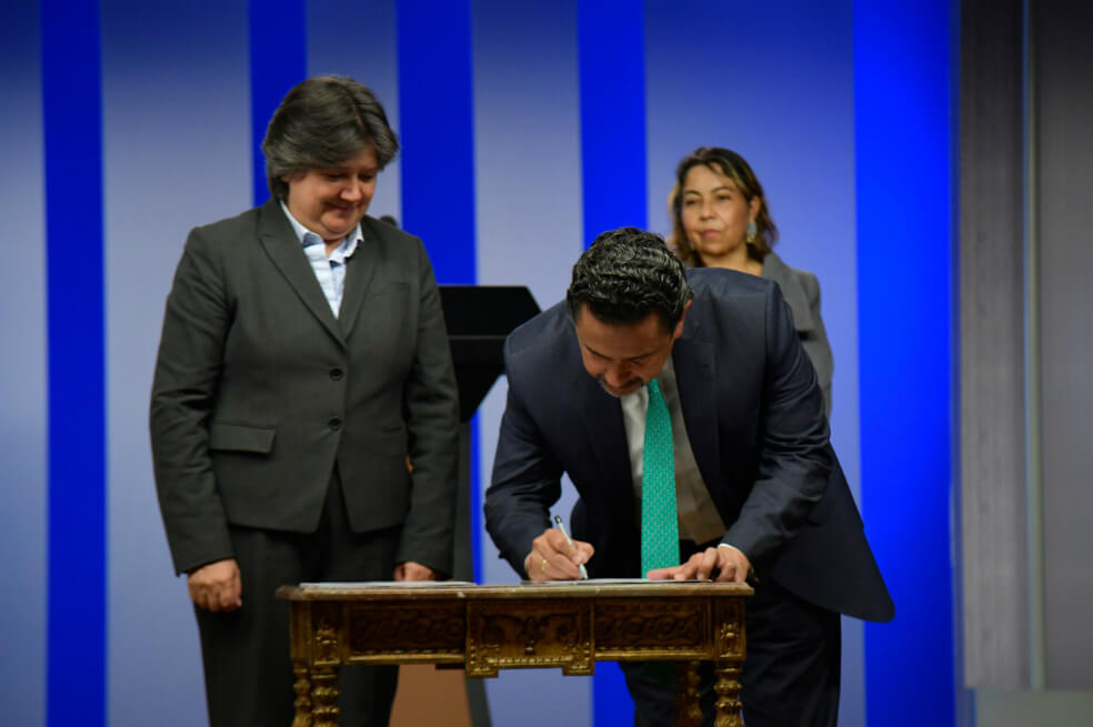 Gobierno y ONU firman convenio para poner en marcha desminado por excombatientes