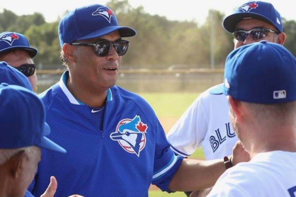 Roberto Alomar y Su Numero 12 en Cooperstown y Toronto