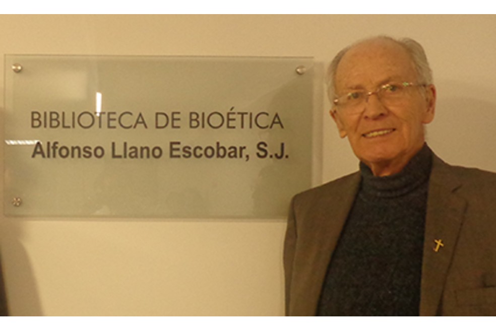 Murió el sacerdote jesuita Alfonso Llano Escobar