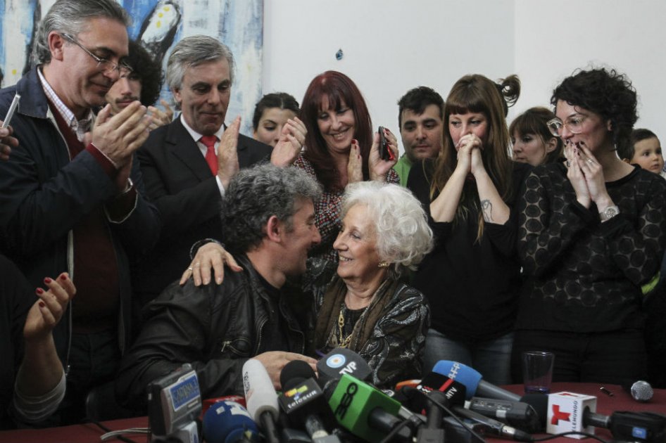 Las Madres de Plaza de Mayo encuentran al nieto 125