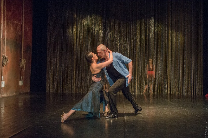 Con el tango “A flor de hiel”