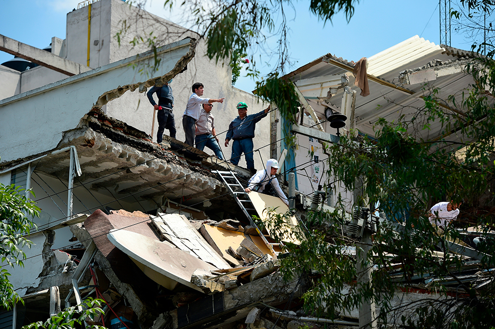 Ya son 324 los muertos por terremoto en México