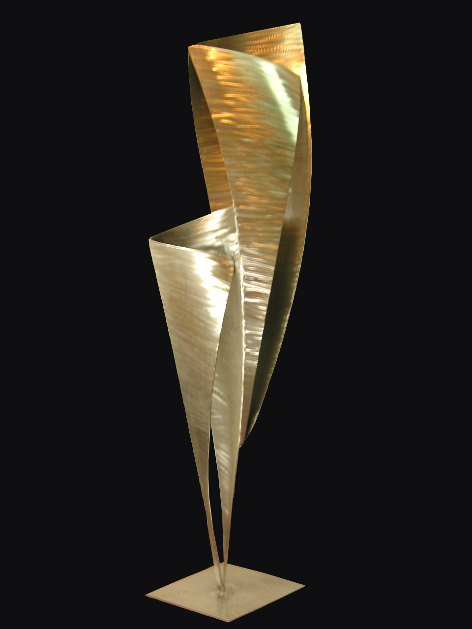 "Espiga". Gabriel Beltrán. Dim. Acero bruñido, 2009.