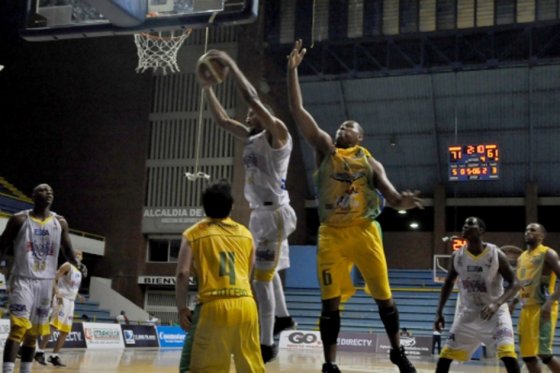 Bambuqueros no afloja en la Liga Directv de Baloncesto