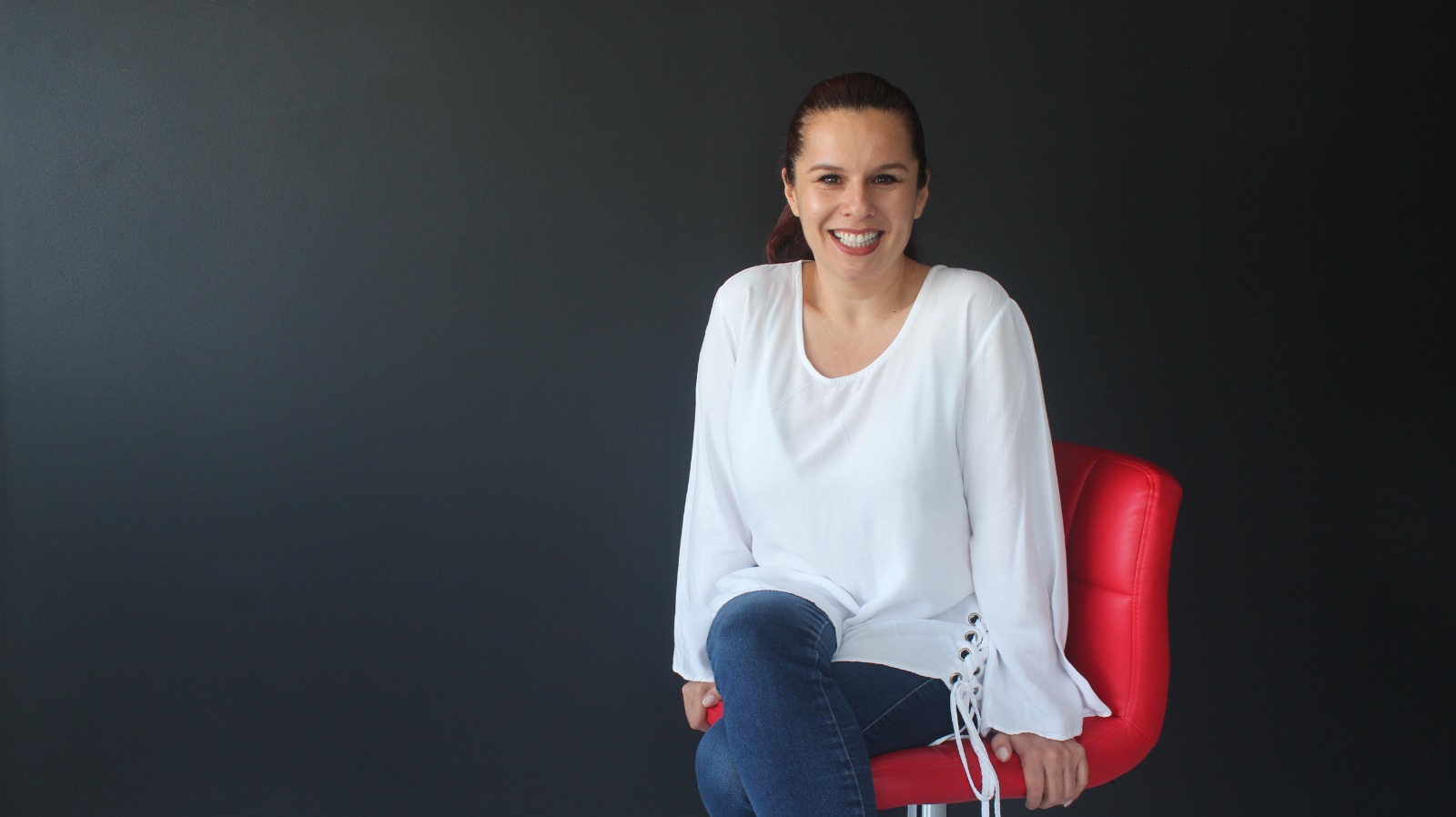 La mujer que transforma “ahorros en inversión” para apoyar emprendimientos