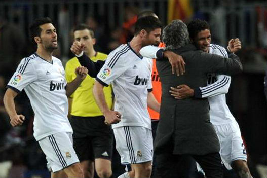 Varane, el único que extraña a Mourinho en el Real Madrid