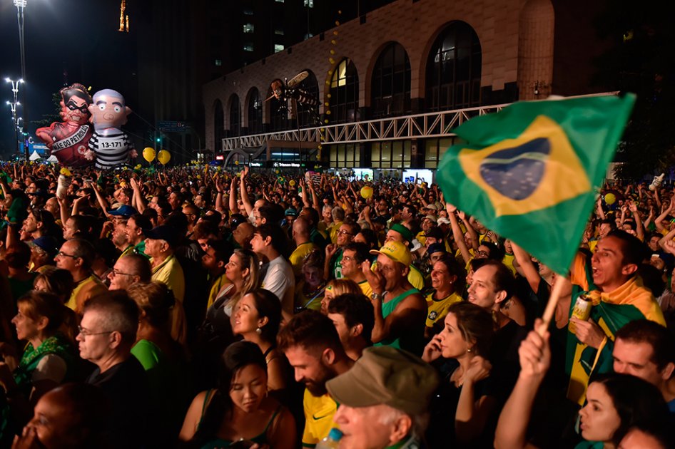 El 94 % de los brasileños no se siente representado por los políticos