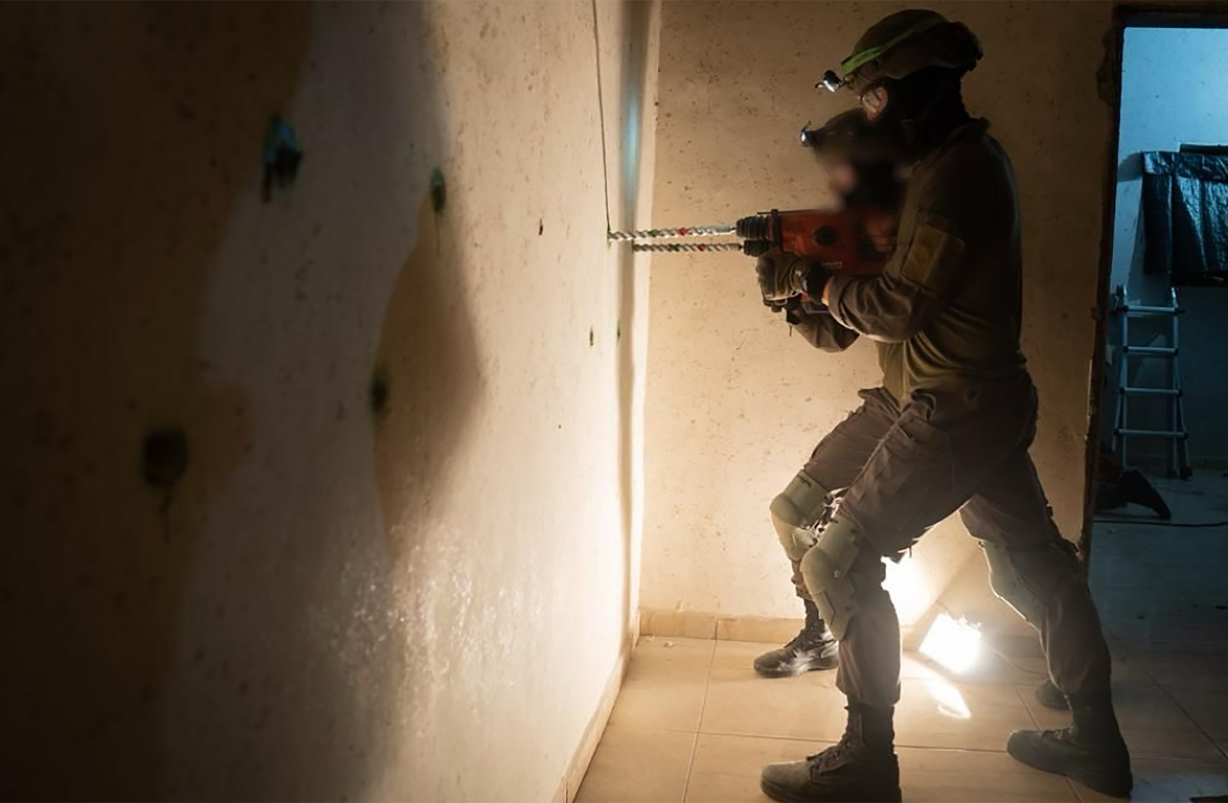 KAFR DAN (CISJORDANIA), 02/01/2023.- Operativo del ejército israelí durante los enfrentamientos desencadenados en la aldea de Kafr Dan, cerca de Yenín (en el norte de la Cisjordania ocupada) en la madrugada de este lunes. Dos palestinos han muerto y tres han resultado heridos por disparos israelíes en este choque, desatado cuando tropas israelíes acudieron a demoler las casas de dos atacantes que mataron a un soldado el año pasado. EFE/ Ejercito israelí / ***SOLO USO EDITORIAL/SOLO DISPONIBLE PARA ILUSTRAR LA NOTICIA QUE ACOMPAÑA (CRÉDITO OBLIGATORIO)***