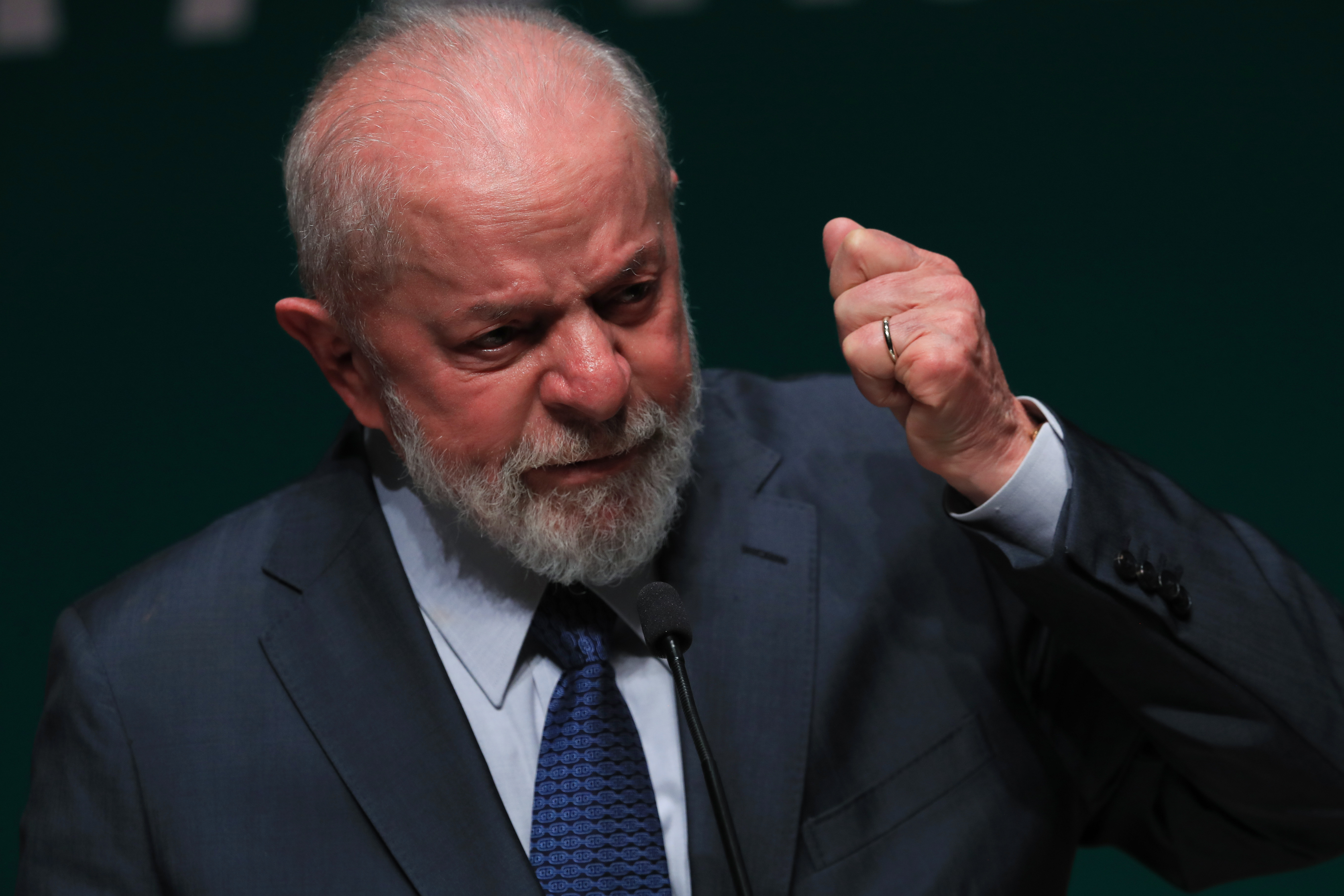 Lula, preocupado por avances de la ultraderecha, visitó a Chomsky