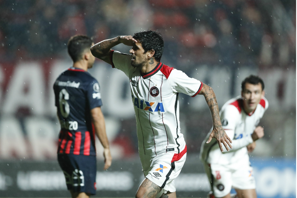 Paranaense sorprendió a San Lorenzo y lo derrotó en Argentina por Libertadores