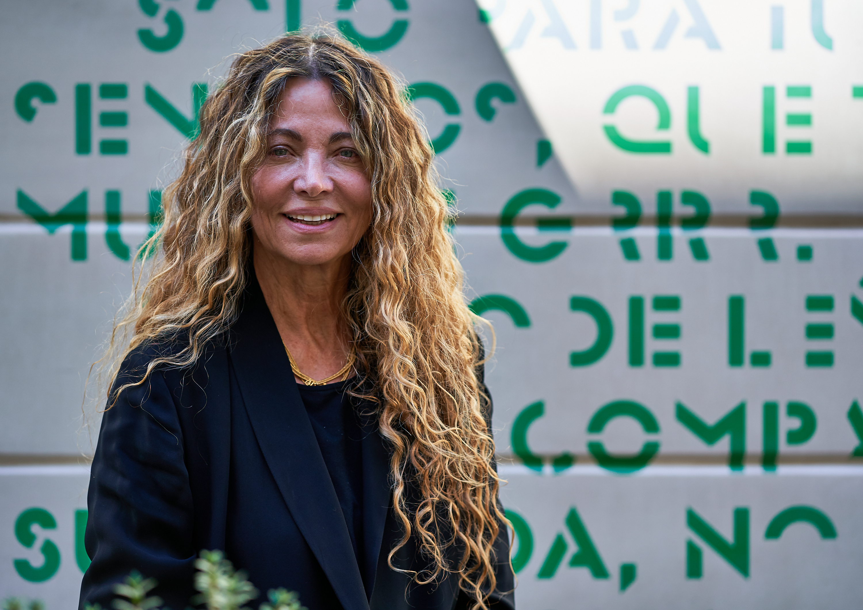 Ángela Becerra: “La palabra no tiene sexo”