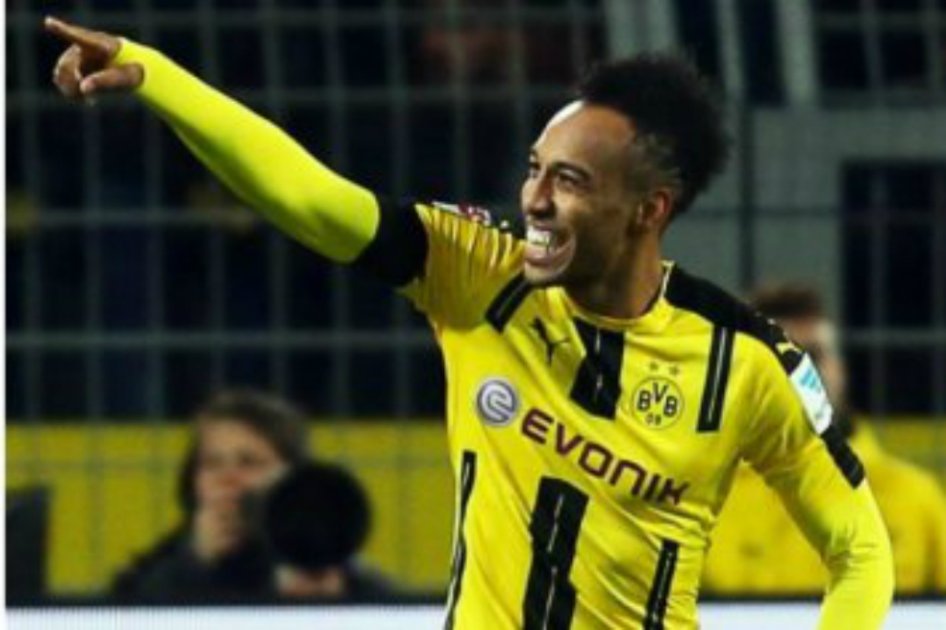 El jugador gabonés es el goleador de la Bundesliga con 16 tantos. / Archivo