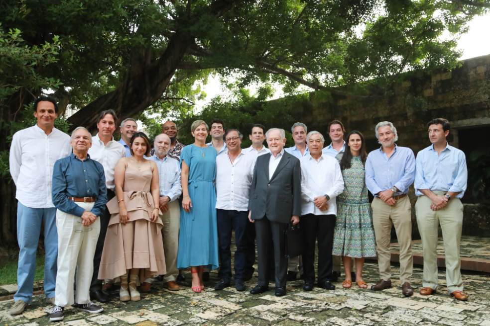 El presidente Gustavo Petro y varias cabezas del poder económico se reunieron este 21 de noviembre ne Cartagena.