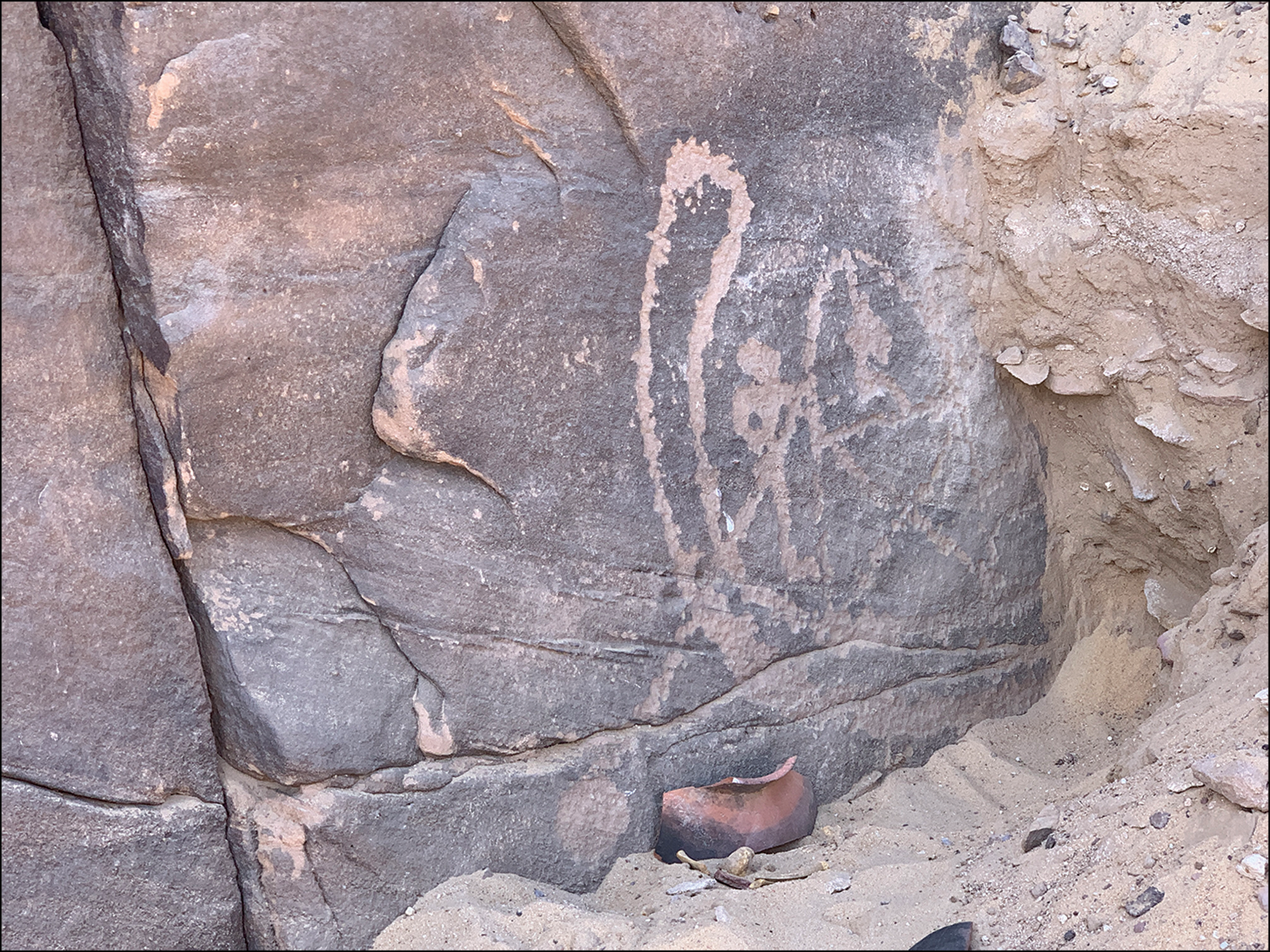 Imagen del panel hallado en Egipto con el grabado de hace 5.000 años.