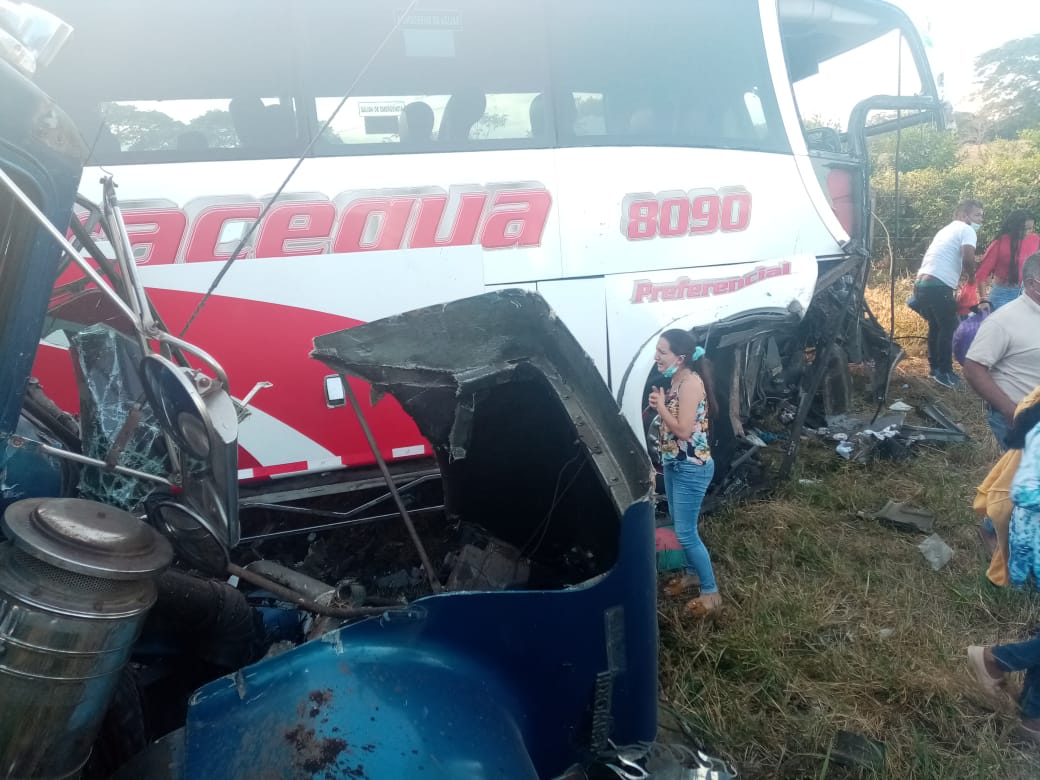 Tres muertos y 12 heridos tras accidente en la vía de Bosconia hacia Valledupar