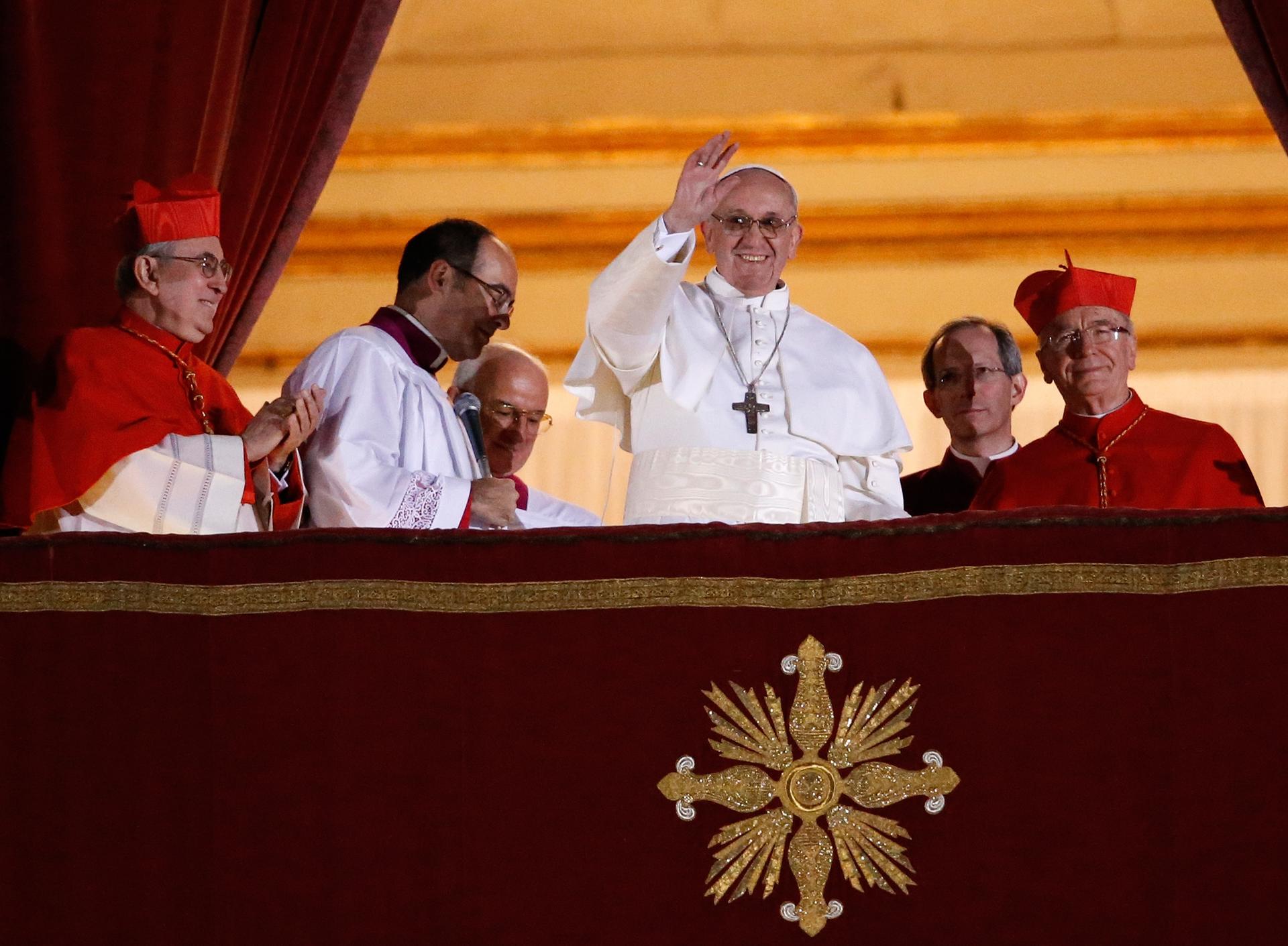 ¿Cuánto duró el cónclave el papa Francisco?