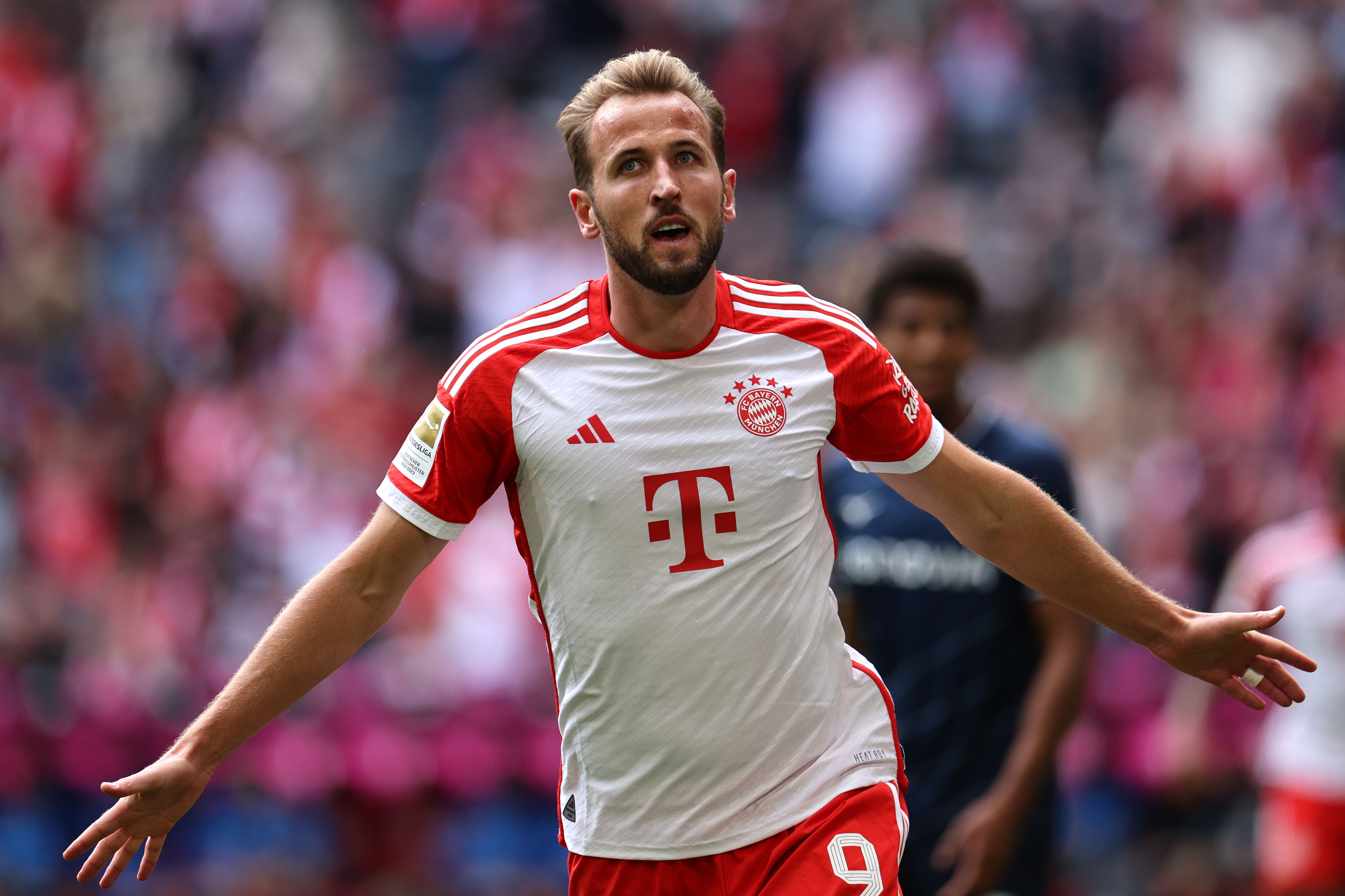Munich (Germany), 23/09/2023.- Munich's Harry Kane celebrates after scoring the 2-0 goal during the German Bundesliga soccer match between FC Bayern Munich and VfL Bochum in Munich, Germany, 23 September 2023. (Alemania) EFE/EPA/ANNA SZILAGYI CONDITIONS - ATTENTION: The DFL regulations prohibit any use of photographs as image sequences and/or quasi-video.