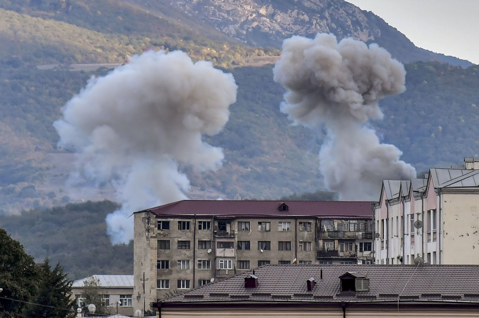 Armenia y Azerbaiyán declaran un alto el fuego humanitario en Nagorno Karabaj