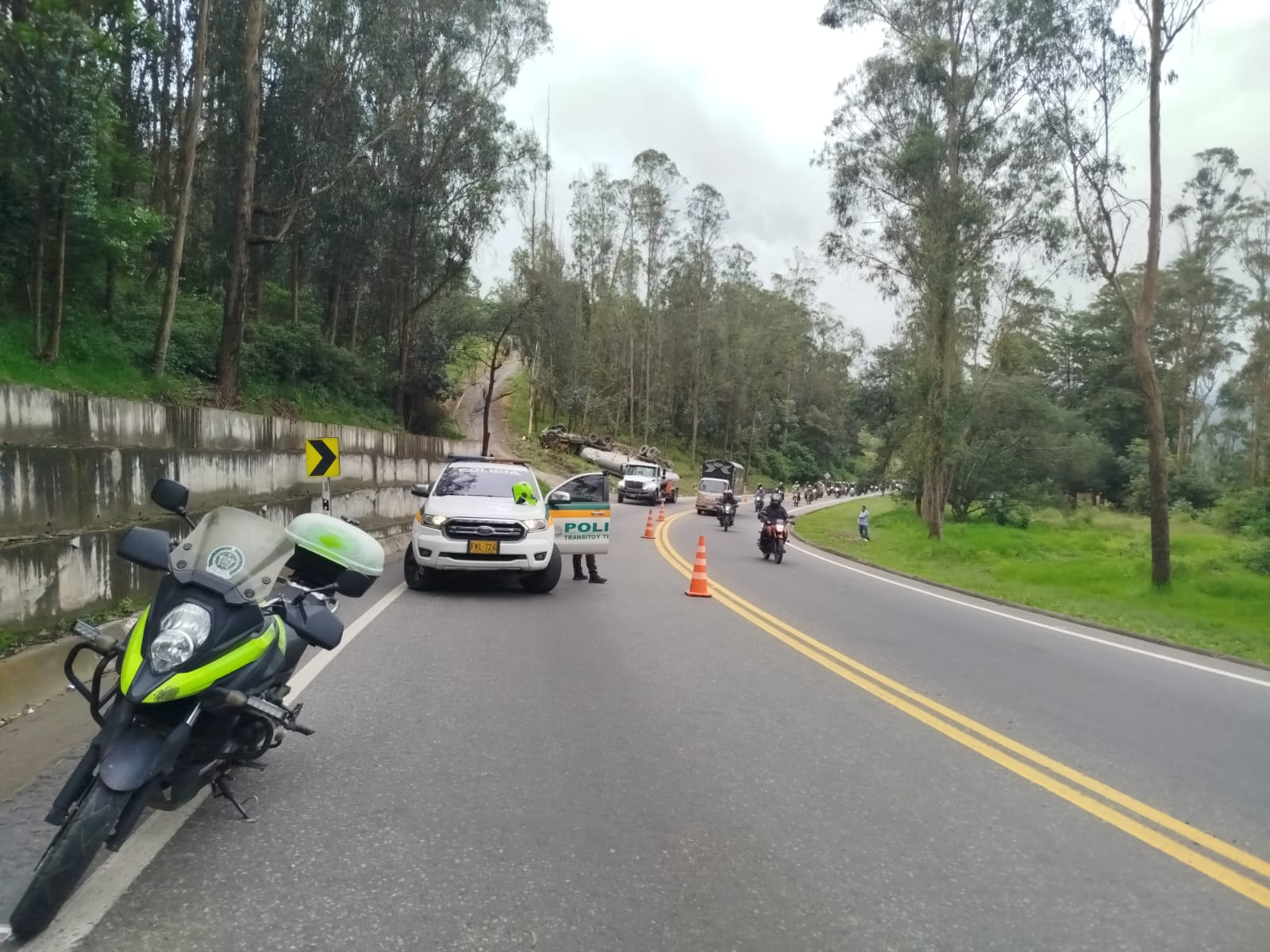 Se restableció flujo vehicular en la vía al Llano tras accidente en Chipaque