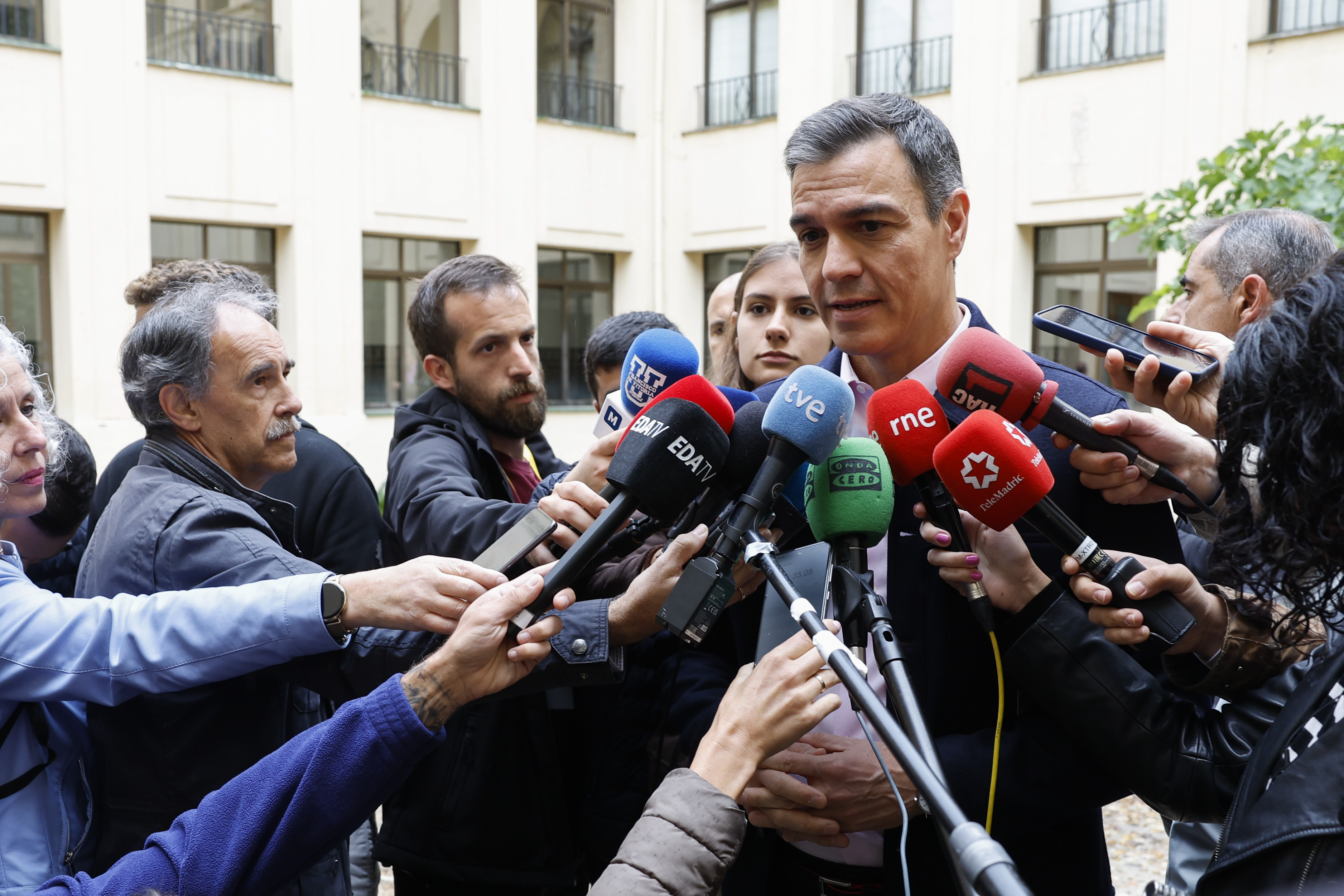 España: fracaso en comicios obliga a Pedro Sánchez a adelantar elecciones