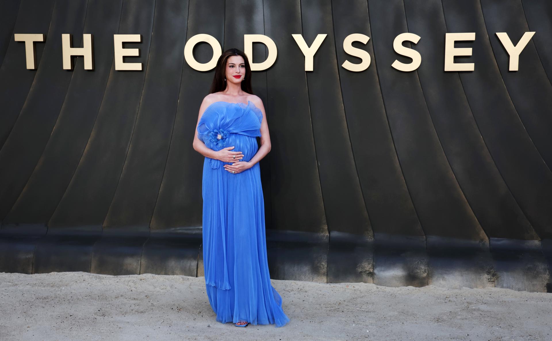 LONDON (United Kingdom), 06/07/2026.- US actor and cast member Anne Hathaway attends the world premiere of 'The Odyssey' at the Odeon Leicester Square in London, Britain, 06 July 2026. The movie will be released on 17 July 2026. (Cine, Reino Unido, Londres) EFE/EPA/ANDY RAIN
