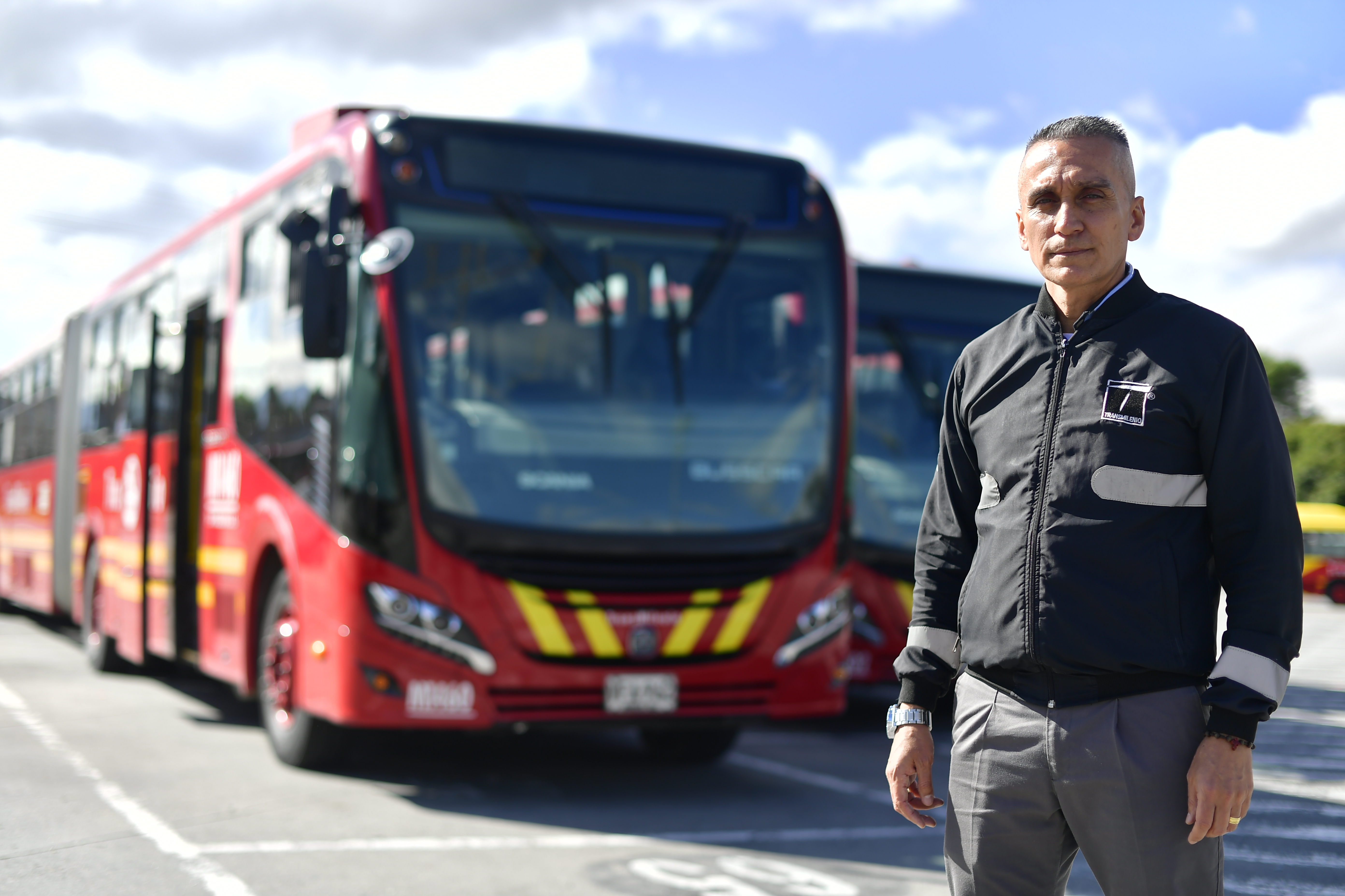 Roberto Mora: 22 años al volante de un articulado de Transmilenio viendo cómo cambia Bogotá