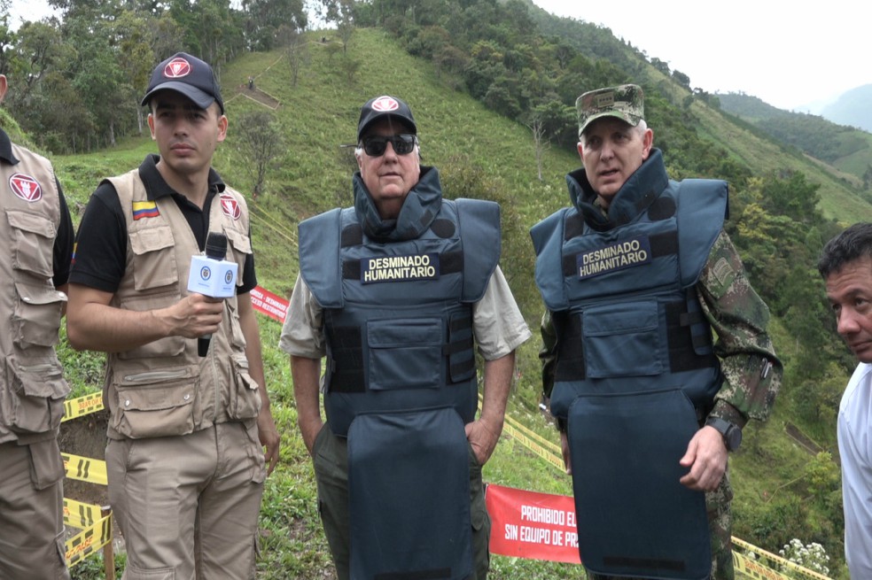 “Nuestra intención es apoyar el proceso de paz”: Howard Buffet