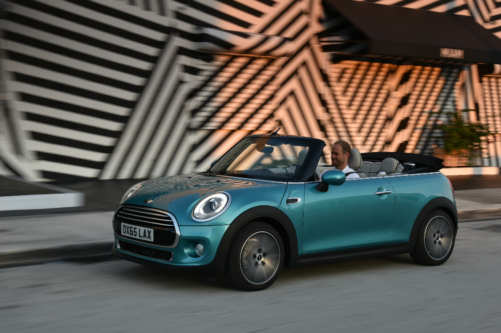 Los gadgets del nuevo MINI Cabrio 2016