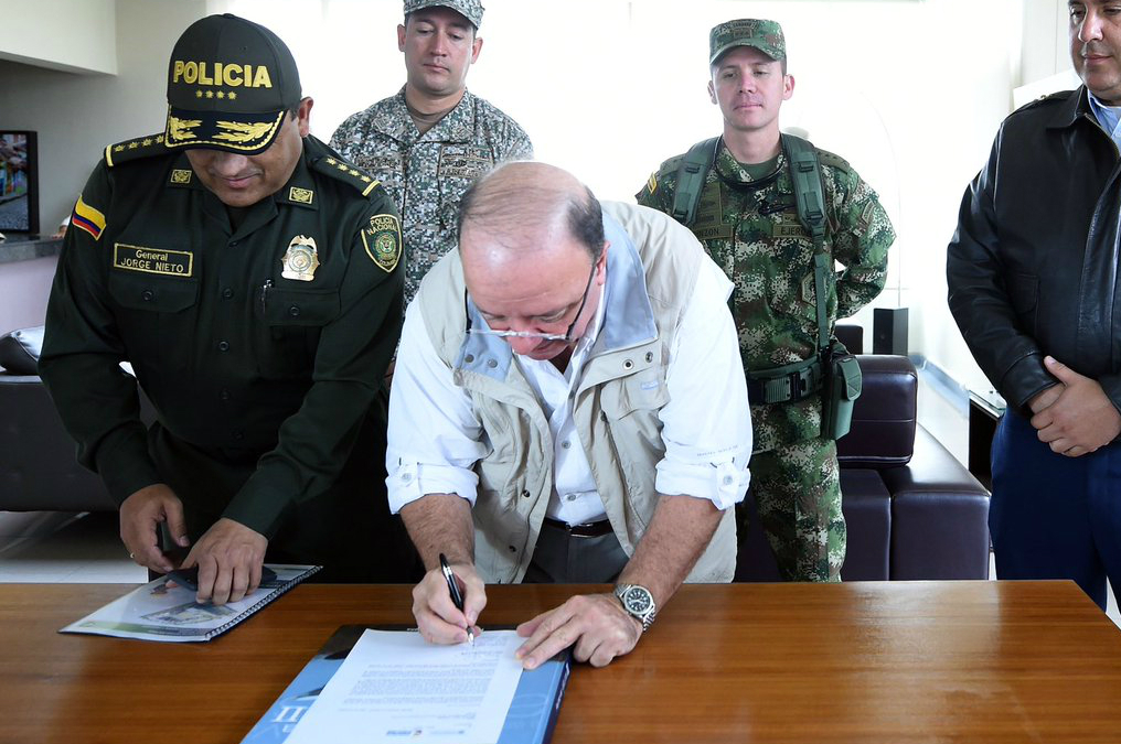 Mindefensa solicita libertad provisional para 817 miembros de la Fuerza Pública