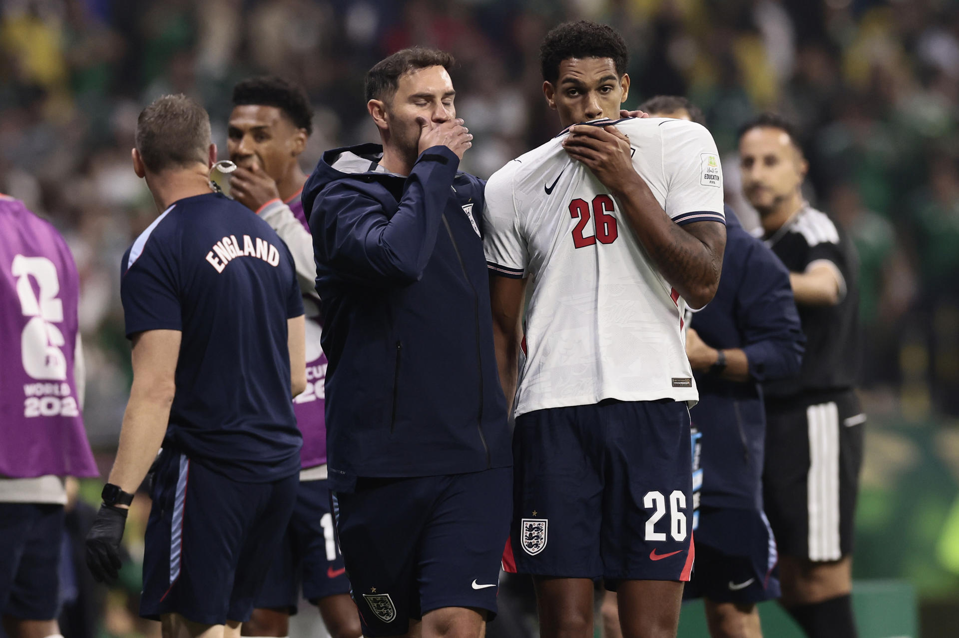 Inglaterra pone contra las cuerdas a la FIFA: exige levantarle la roja a Jarell Quansah