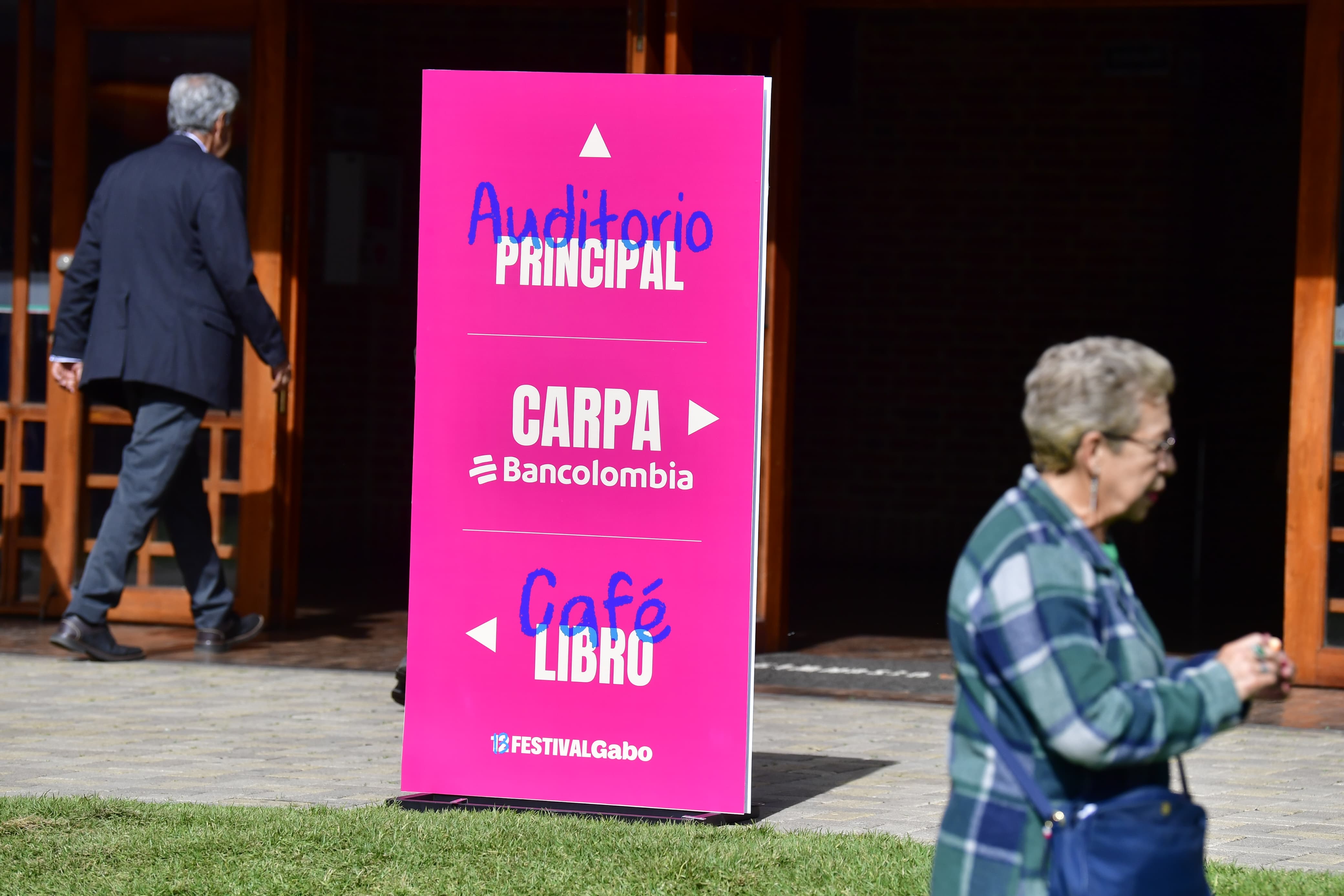 Con el lema "Vernos de cerca", el Festival Gabo reúne a periodistas, lectores y pensadores en un escenario que invita a al intercambio de ideas para imaginar futuros posibles.