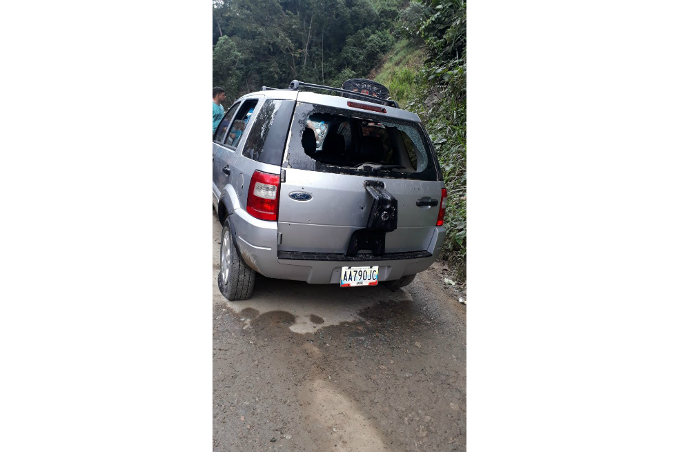 Así quedó el vehículo en el que se transportaba Albeiro Quintero Monroy.