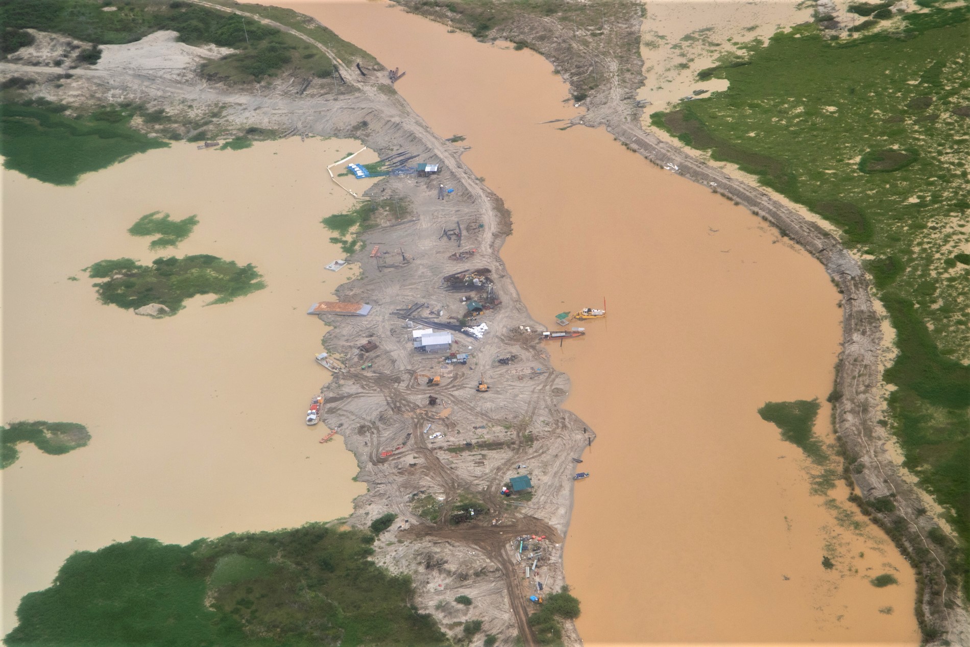 El rastro del negocio de la minería ilegal en el noroccidente colombiano.