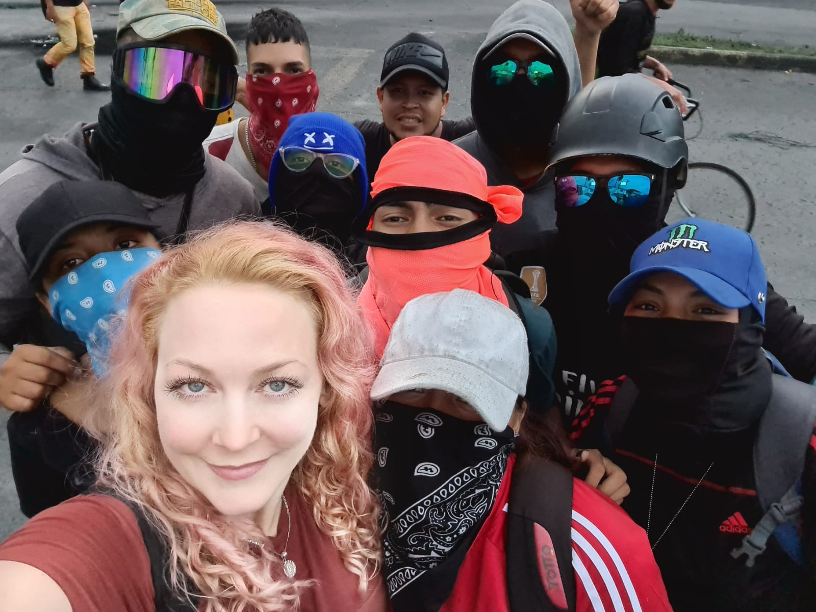 Migración Colombia expulsa a la alemana que respalda la protesta social en Cali