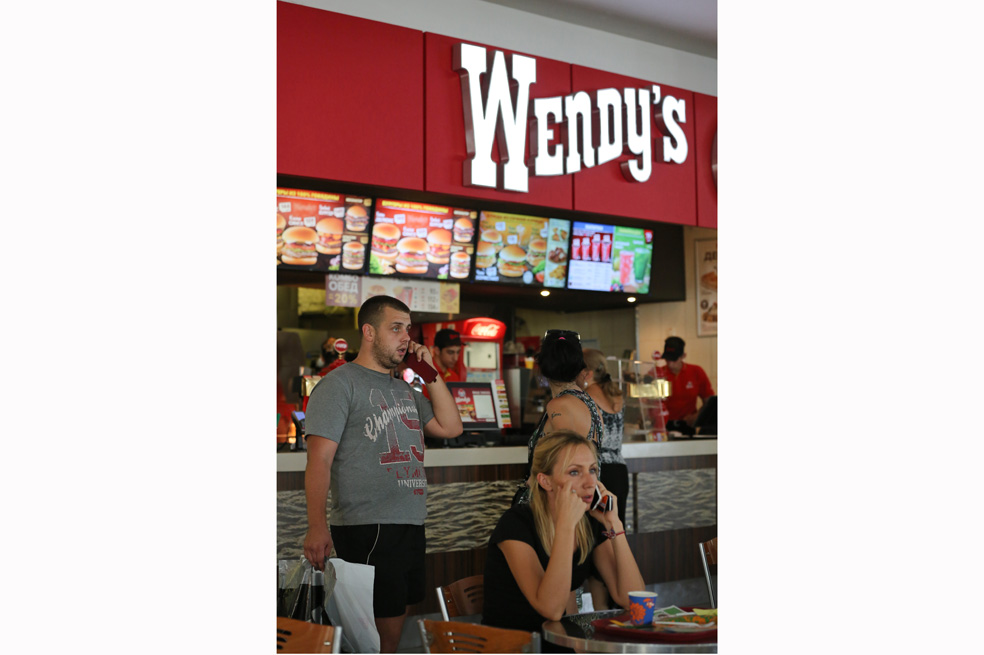 La industria de comer solo