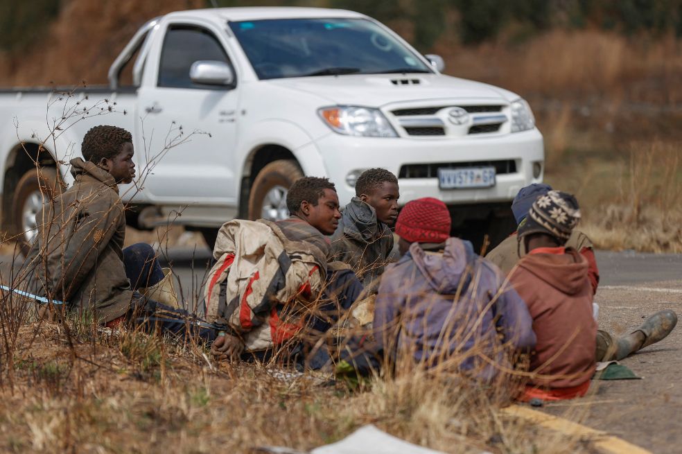 Más de 120 arrestados por violación masiva de ocho mujeres en Sudáfrica