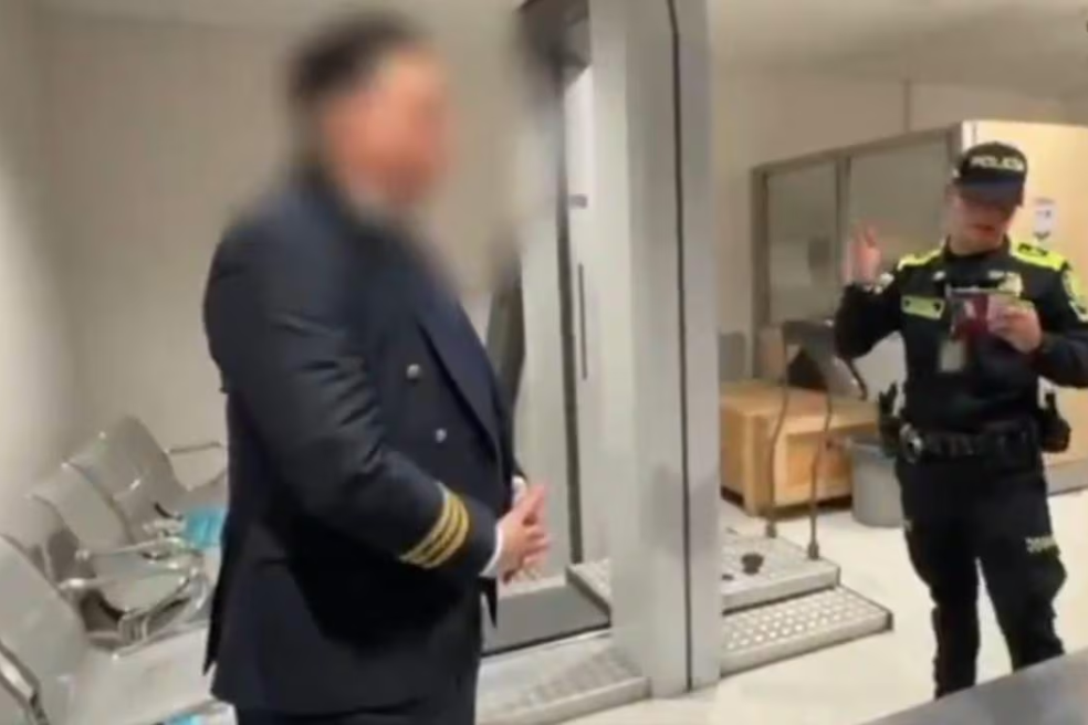 Capturan a falso piloto en El Dorado con 10 kilos de cocaína ocultos en su cuerpo