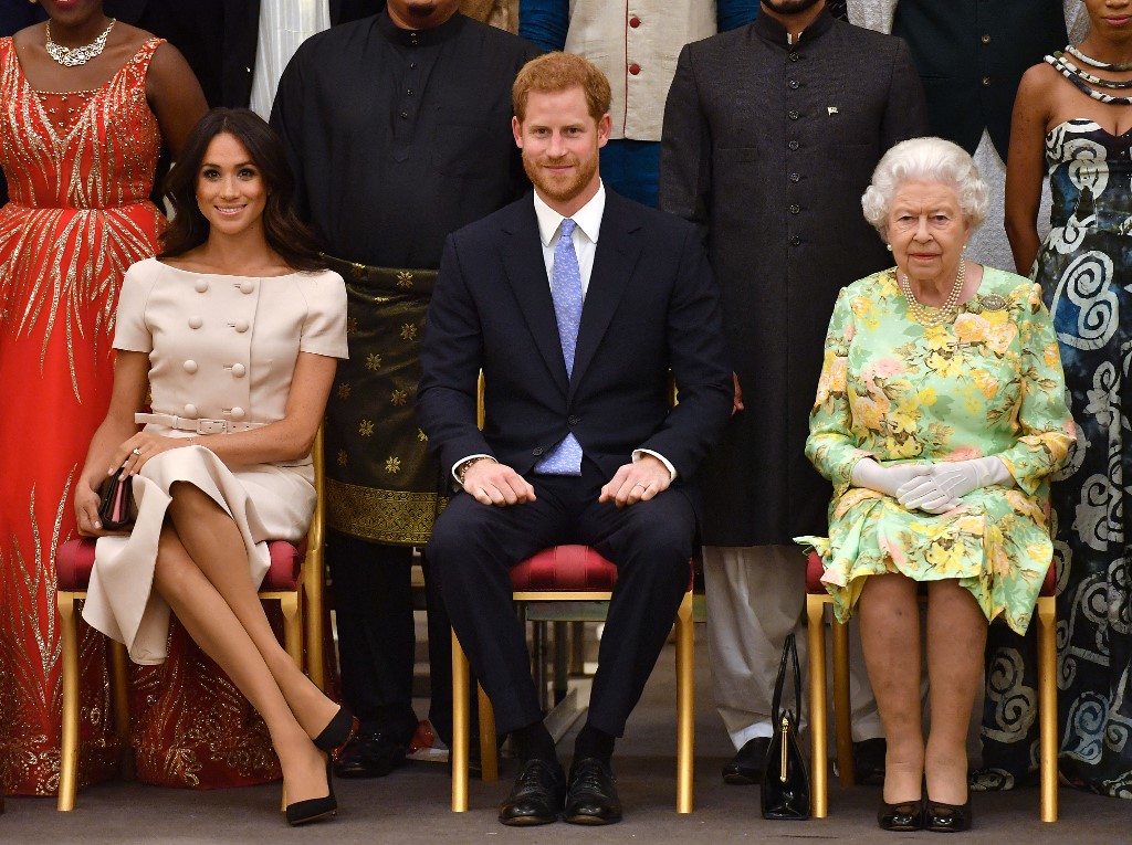 Reina Isabel II promete tomar “muy en serio” las acusaciones de racismo de Enrique y Meghan