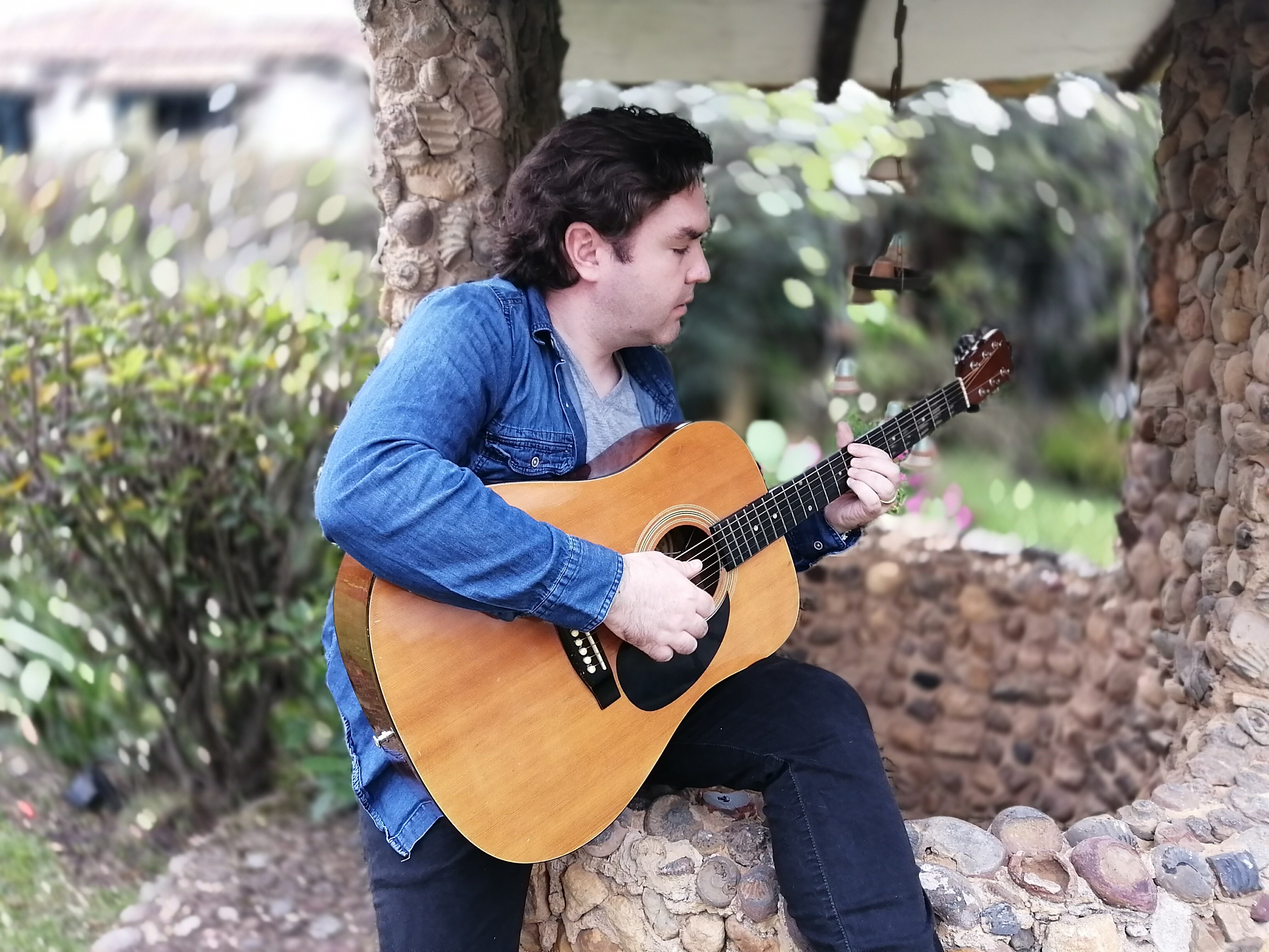 Santiago Parra, de regreso a la esencia acústica