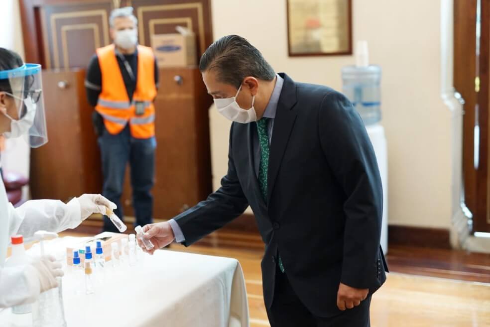 En imágenes: cuidados de la Cámara de Representantes en sesión semipresencial
