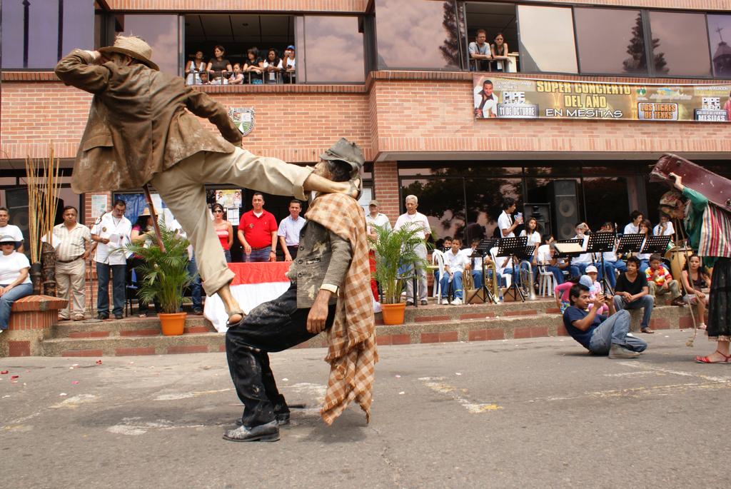 Las tensiones detrás del Festival Internacional de Teatro Callejero de Mesitas del Colegio