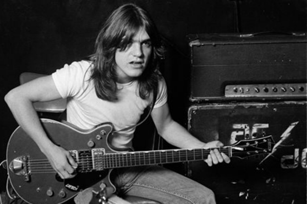 Muere Malcolm Young, cofundador de AC/DC, a sus 64 años